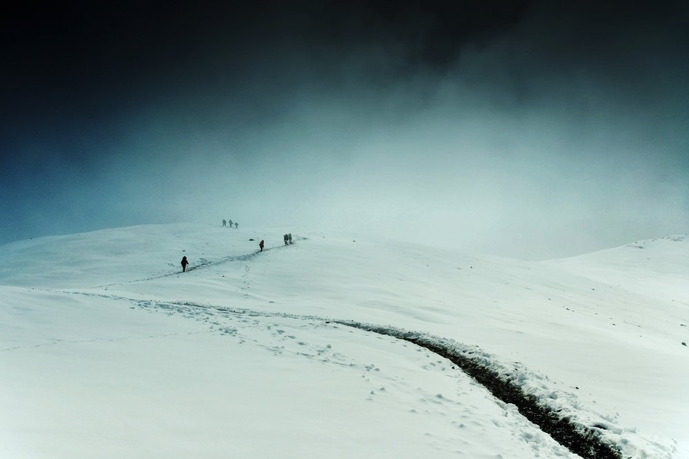 Слышишь, небо становится ближе...