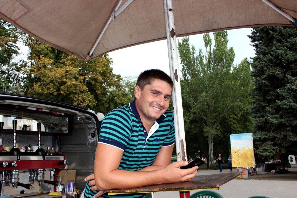 Улыбчивый продавец