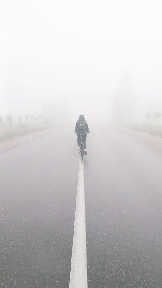 утренний велосипедист