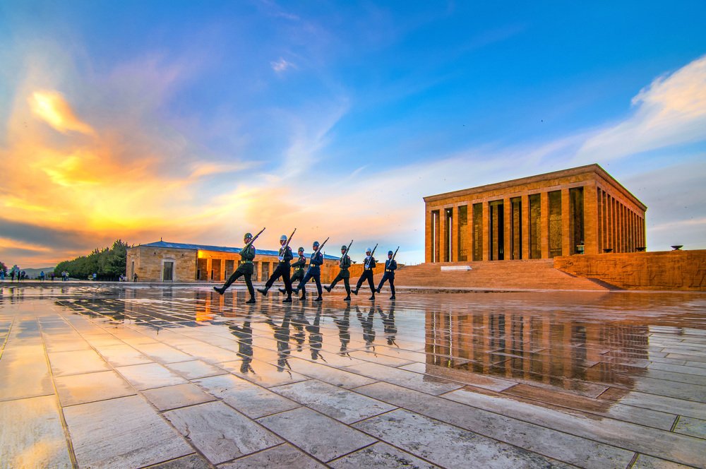 Anıtkabir ve askeler