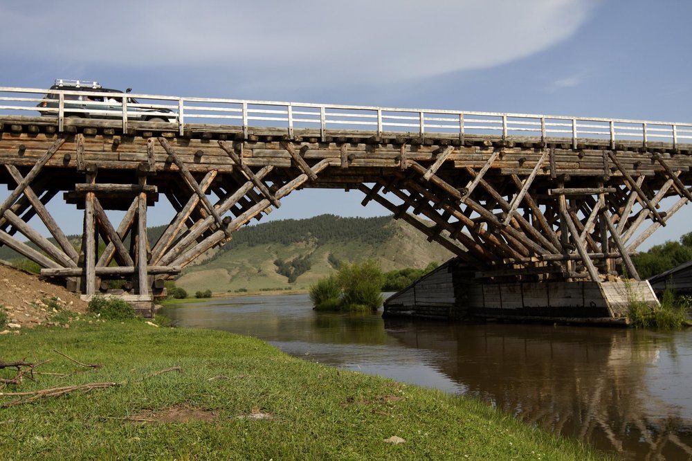 Старый деревянный мост