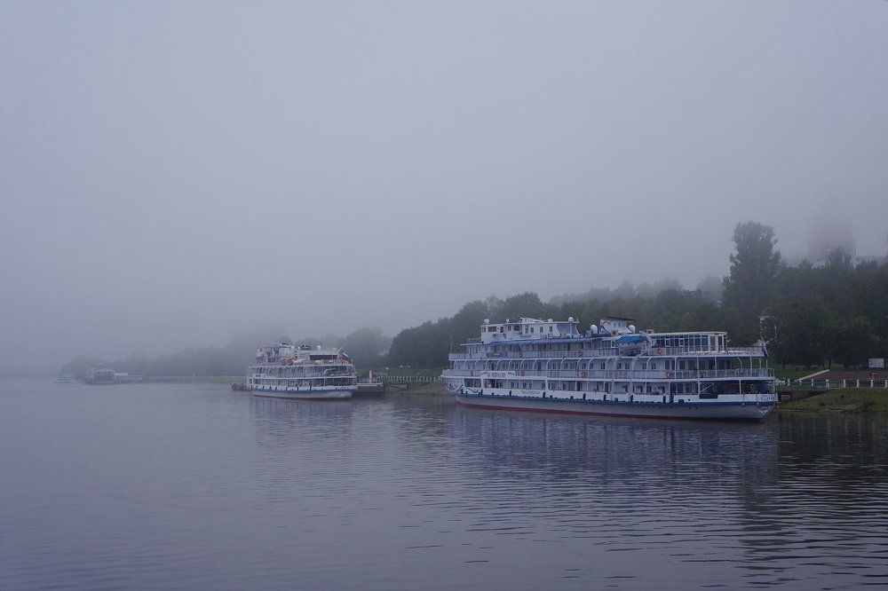 Утро холодное, утро туманное...