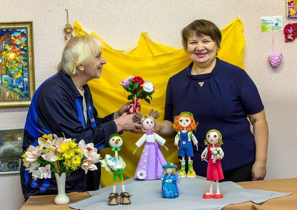 Это я фотограф с мастерицей !