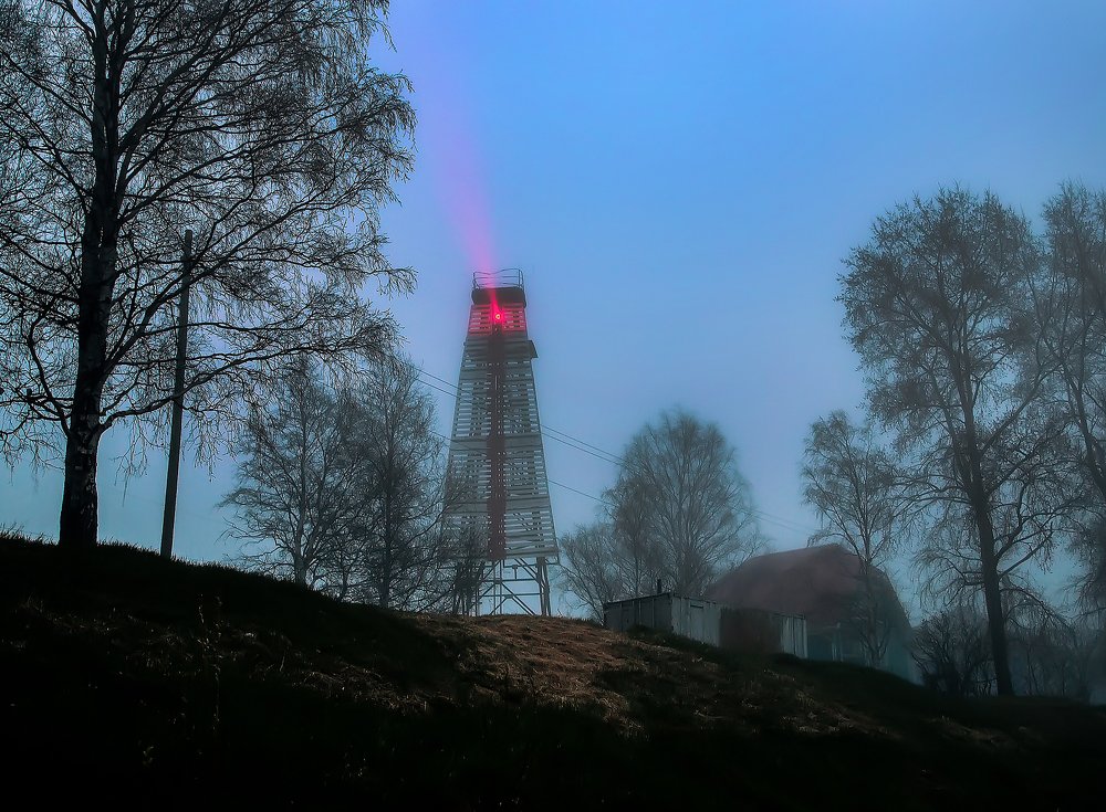 Ночной маяк.