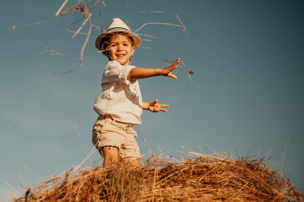 На сеновале