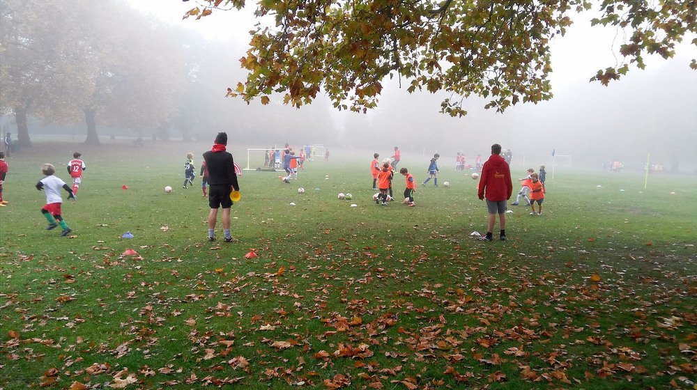 Футбол туманным лондонским утром