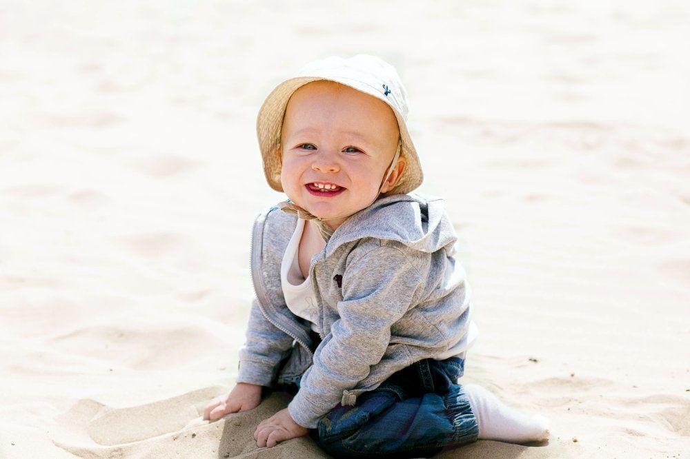 Счастье полные песка....