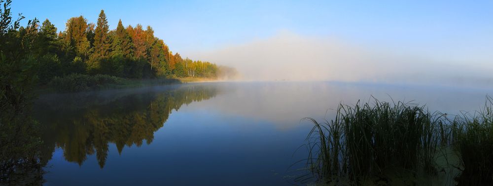 Озеро неслышно открывается...