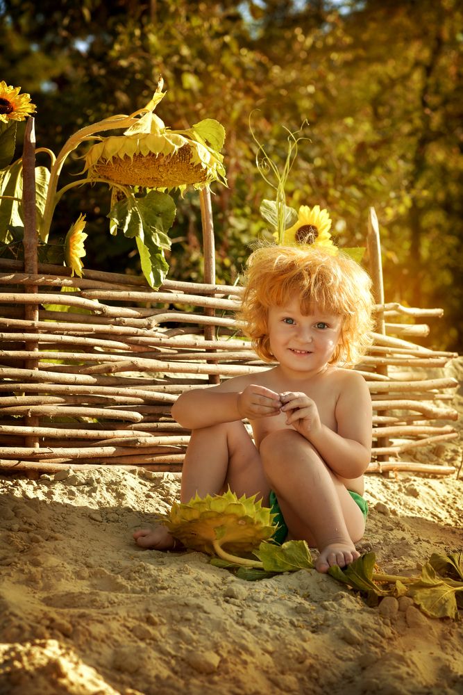 Антошка с подсолнухом.