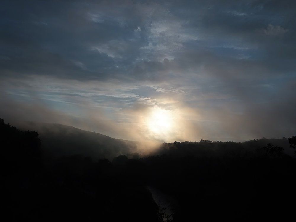 Мъгливо,на зазоряване