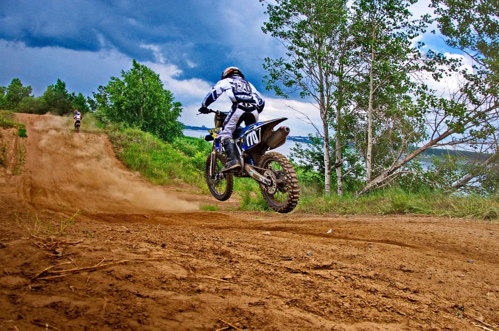 Нас не догонят