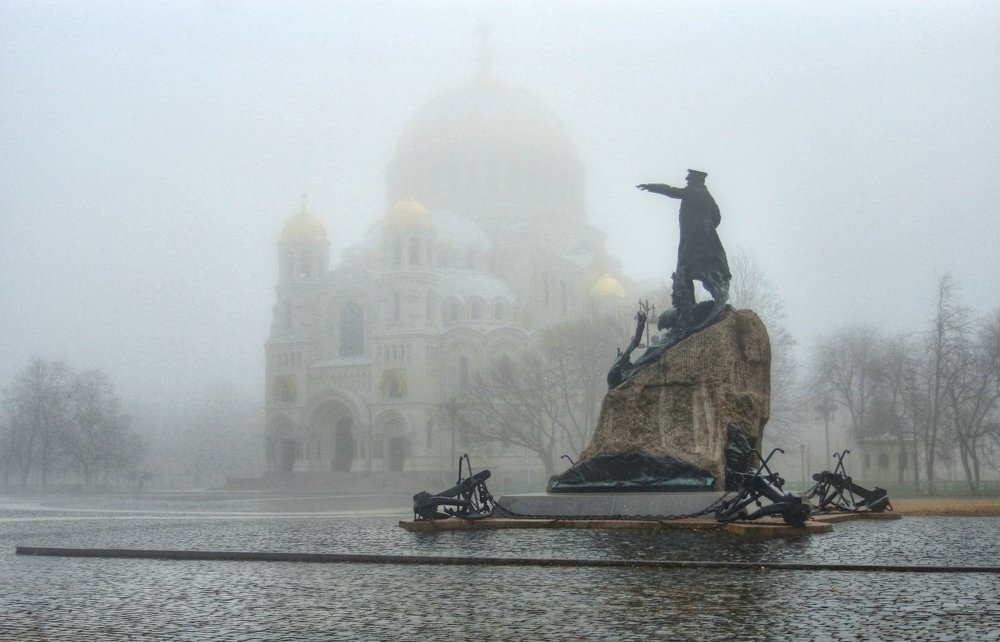 На Якорной площади
