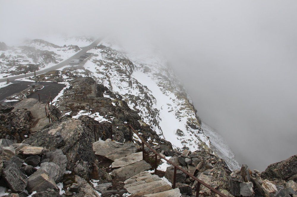 Фьорд в тумане