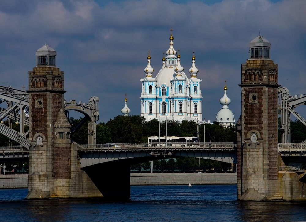 Смольный храм