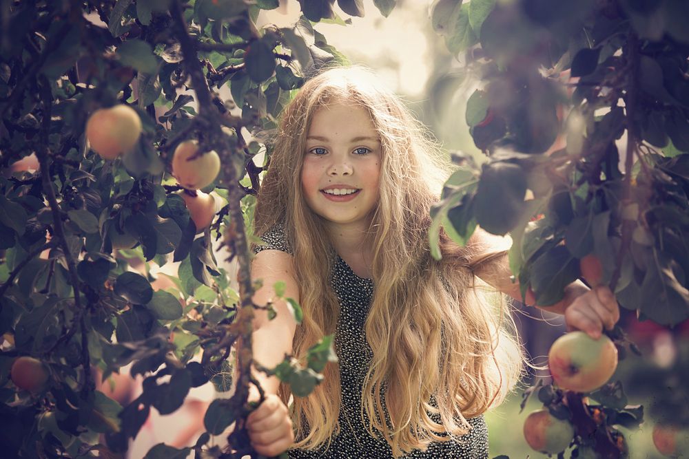 Apple girl