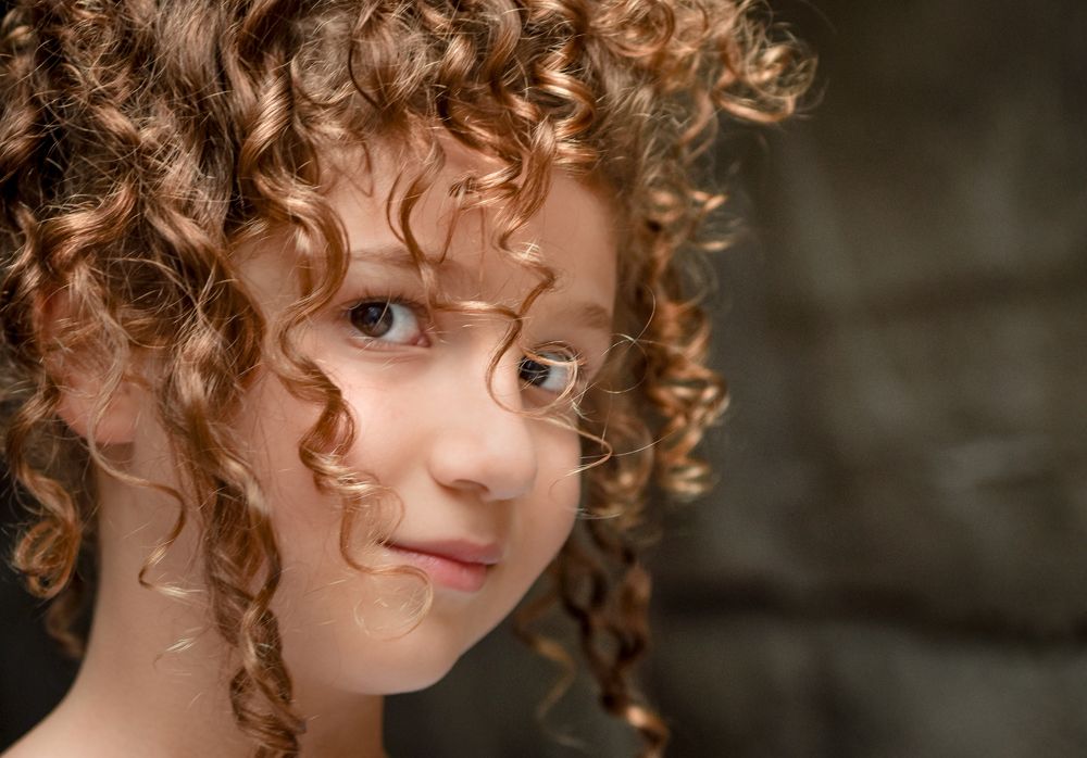 игривая улыбка