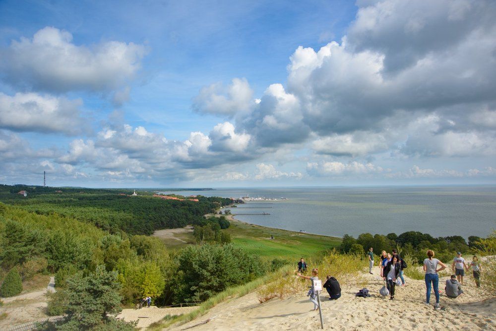 Люди, дюны, море