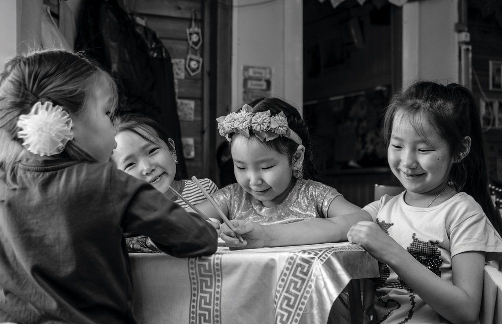 Исподтишка