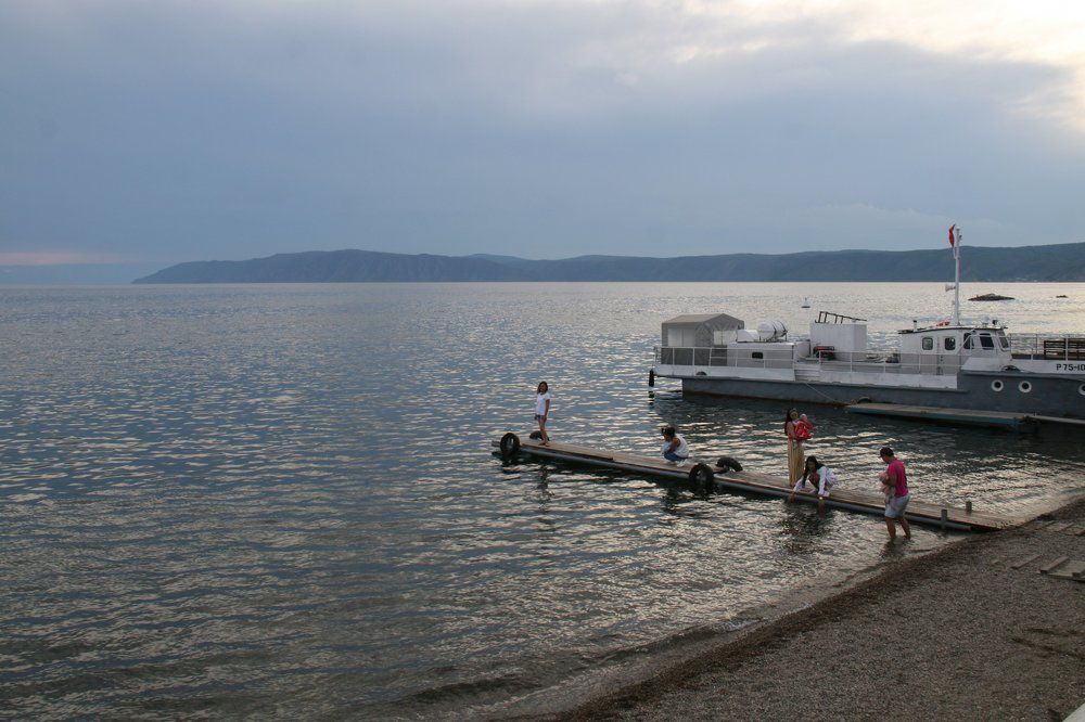 Байкал. У причала.