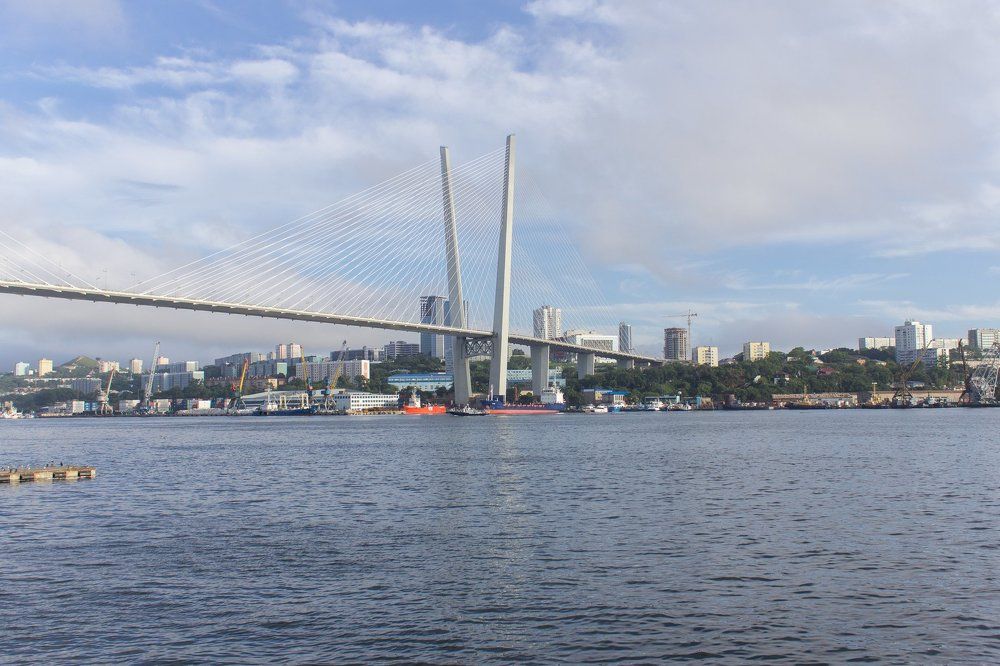 Мост в городе Владивосток