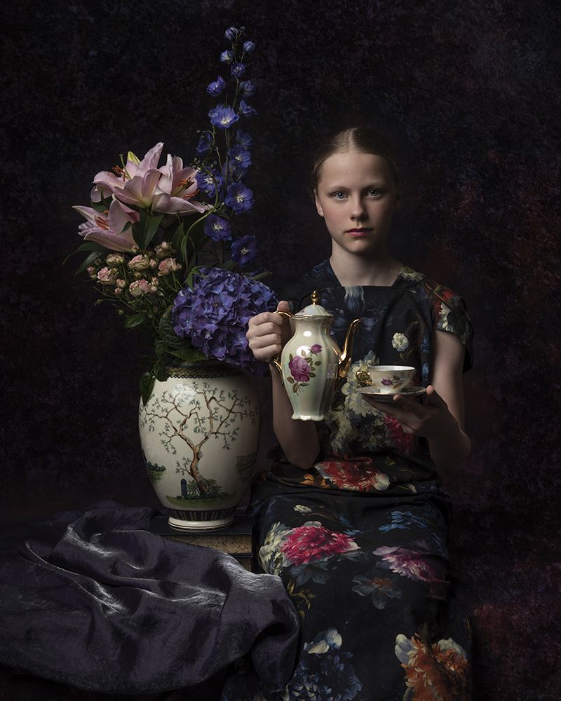 Jolijn with cup of tea