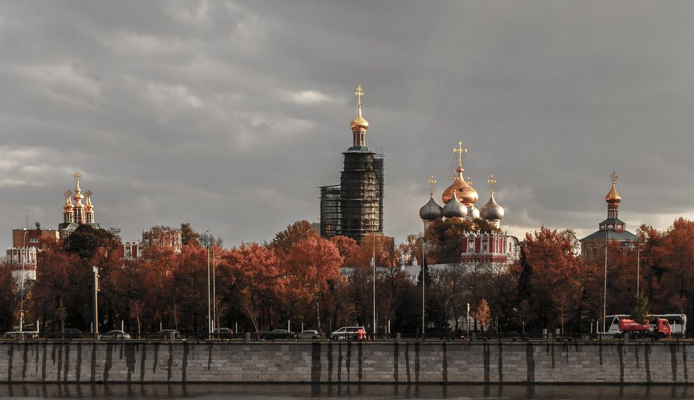 Бронзовый октябрь