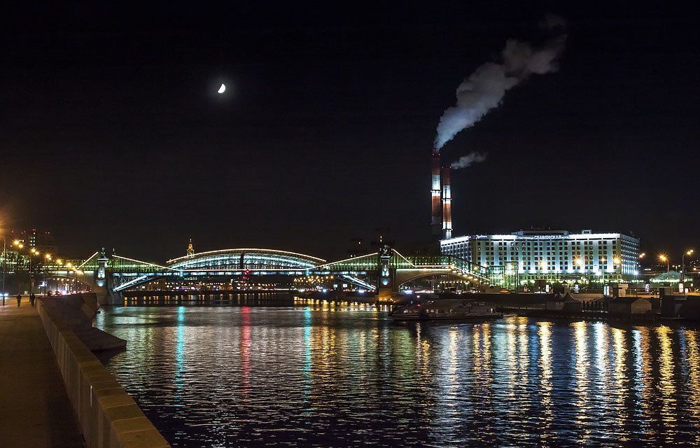 Пароход у моста