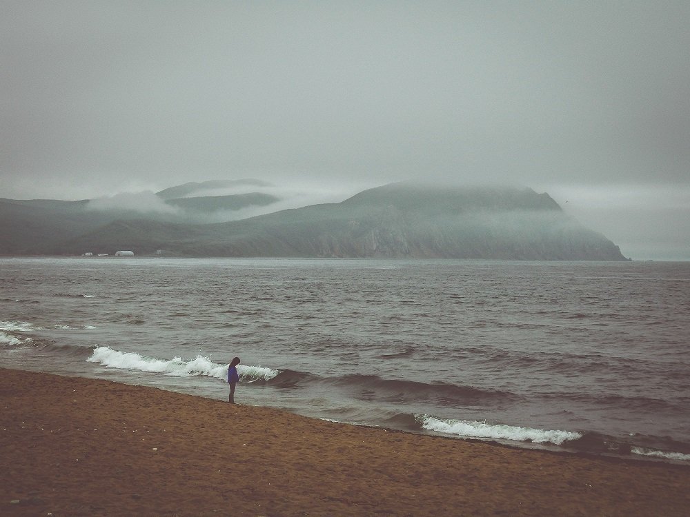 Девочка и море