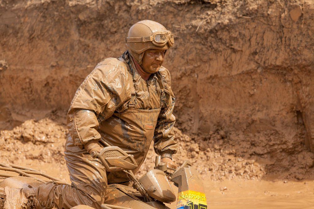 салфеток влажных не найдется?