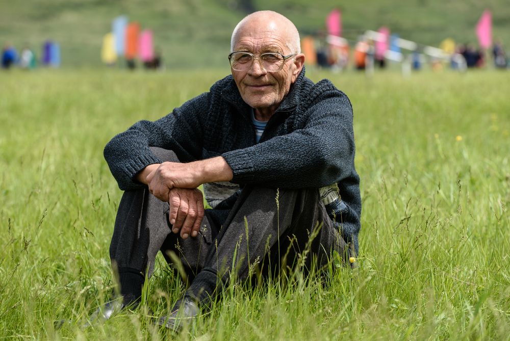 Без обыкновенных людей не бывает великих.