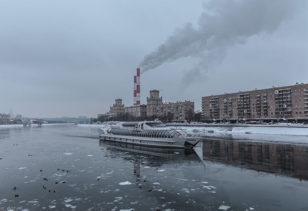 Пароход белый-беленький...