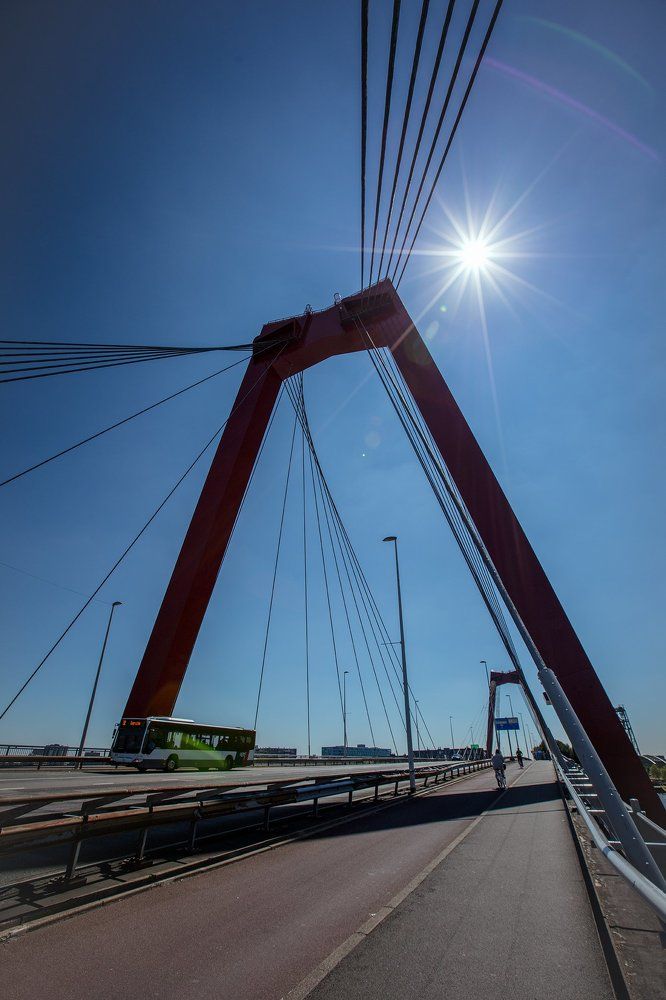 Мост в Роттердаме