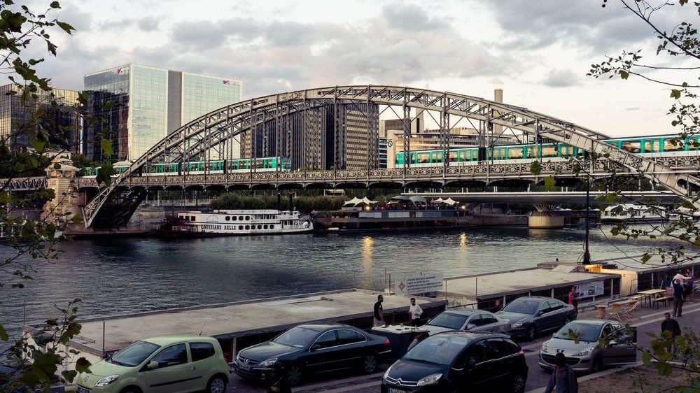 Парижский метромост