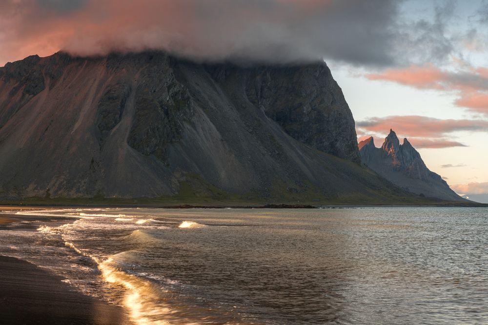 Исландский пляж