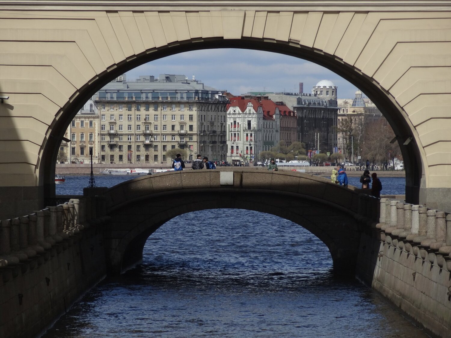 Среди воды