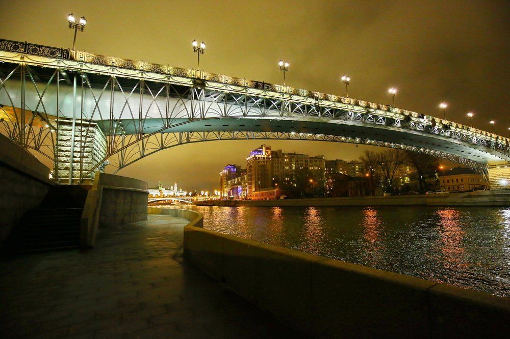 Москва. Патриарший Мост.