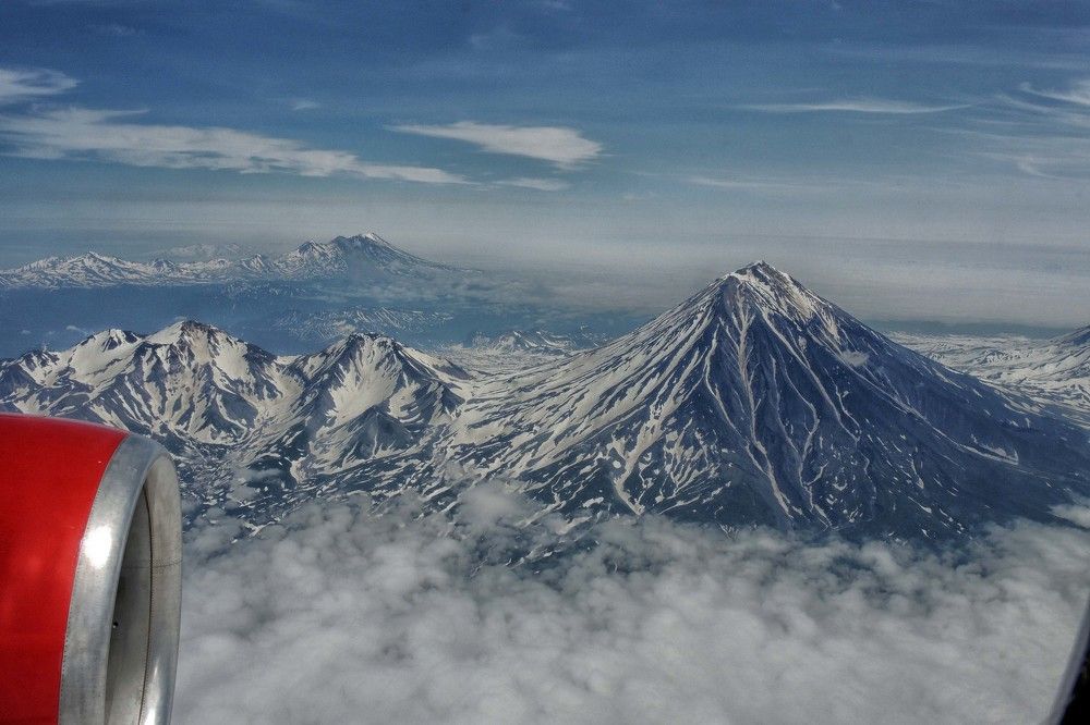 Под крылом самолета Корякский вулкан