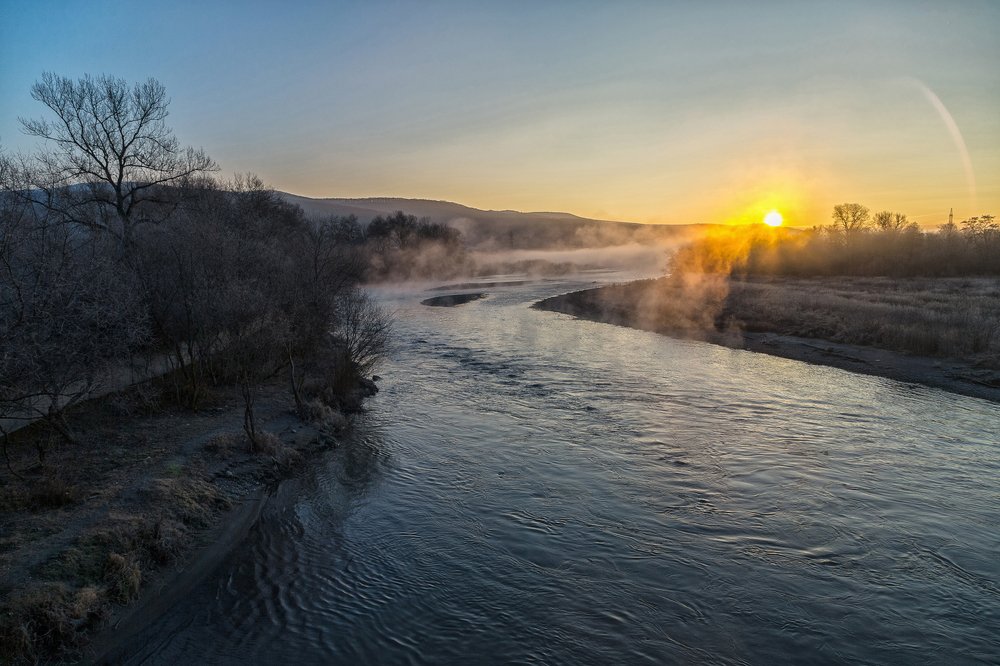 Рассвет на реке Терек