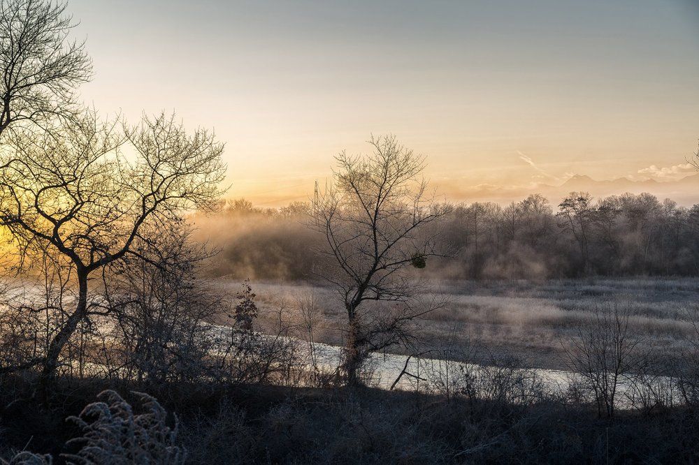 Зимняя дымка над рекой терек