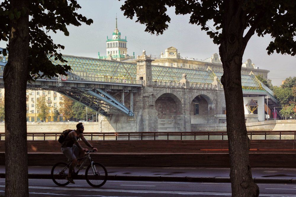 Андреевский мост и одноимённая набережная