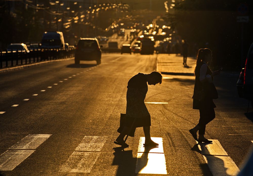 Позади солнечных дней.