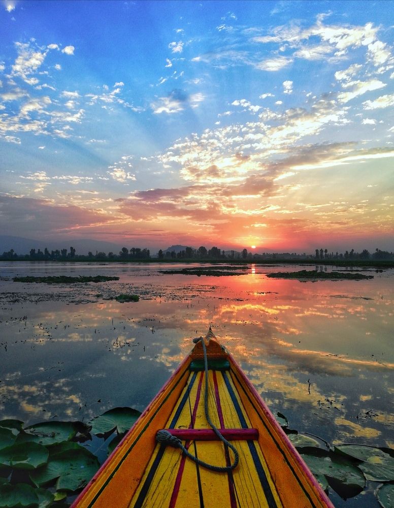 Shikara ride with sunset