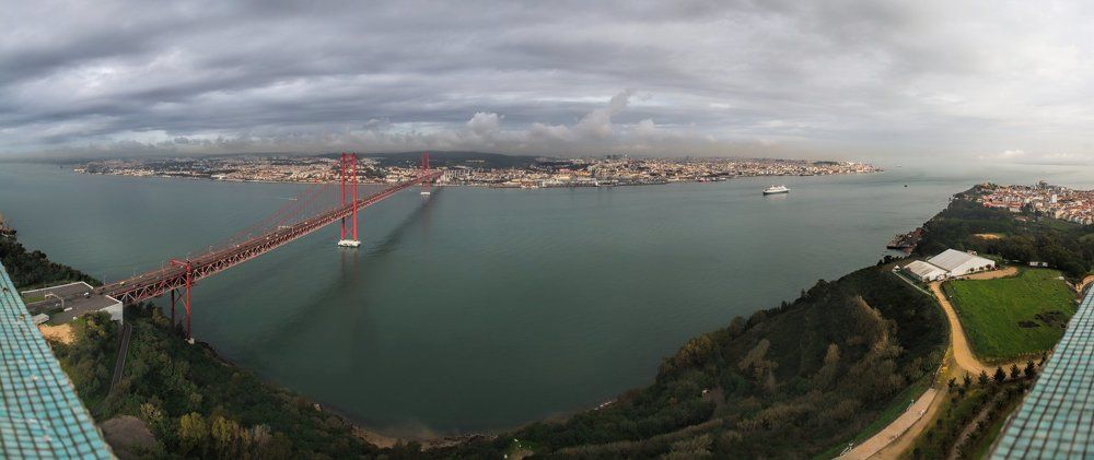 Мост 25 апреля в Лиссабоне