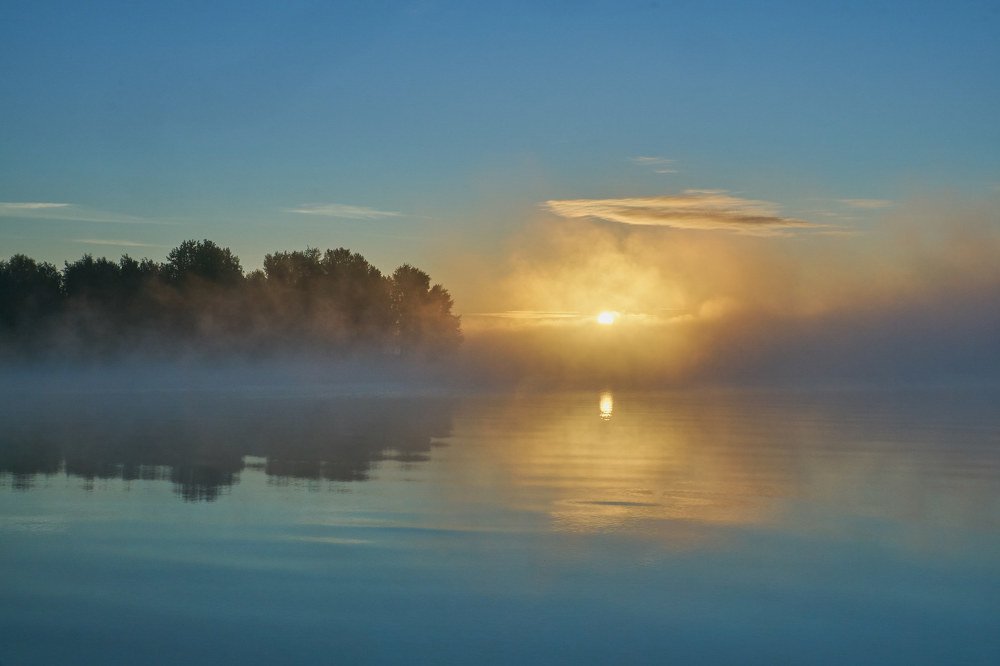 Рассвет над Камой. Водозабор. Воткинское водохранилище.