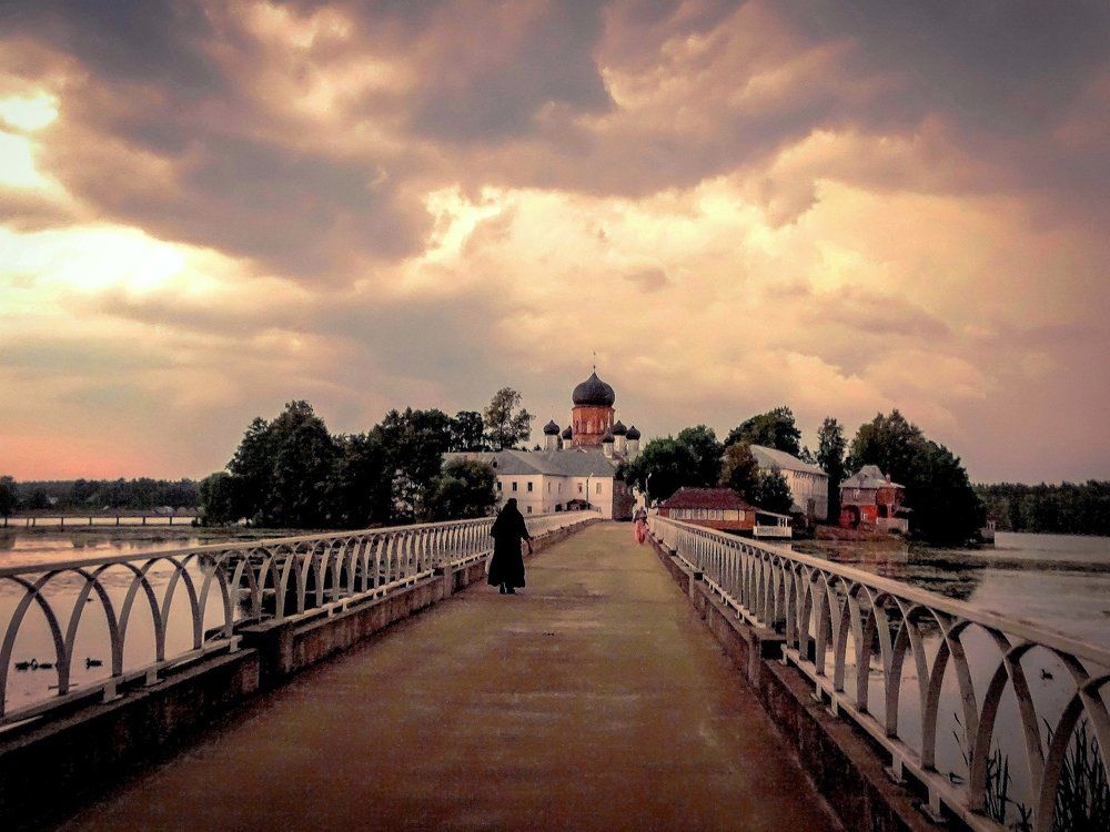 Перед августовской грозой...