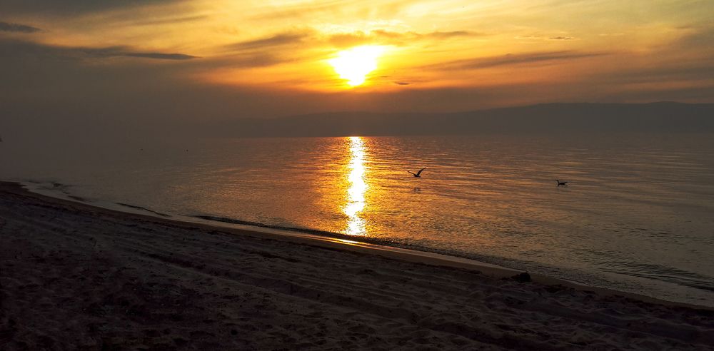 Закат на озере Байкал