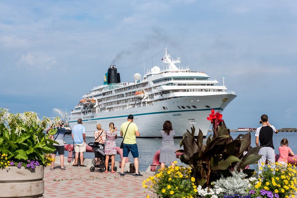 Встречая лайнер