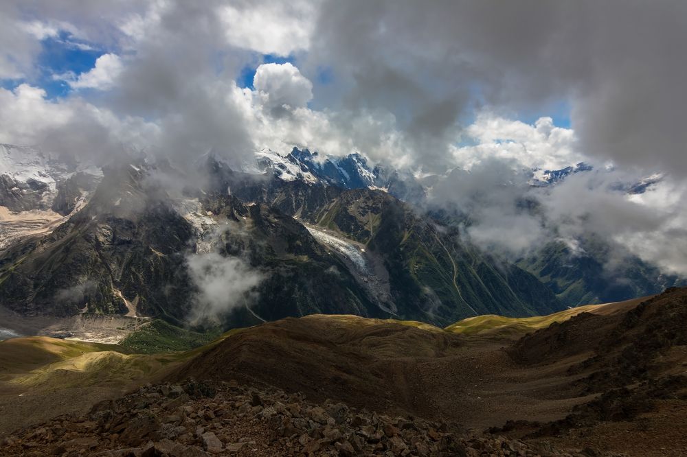 закружились облака...