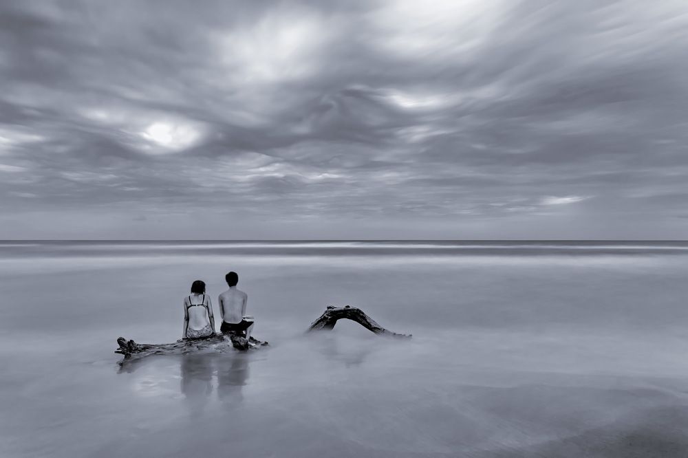 Двое и море .