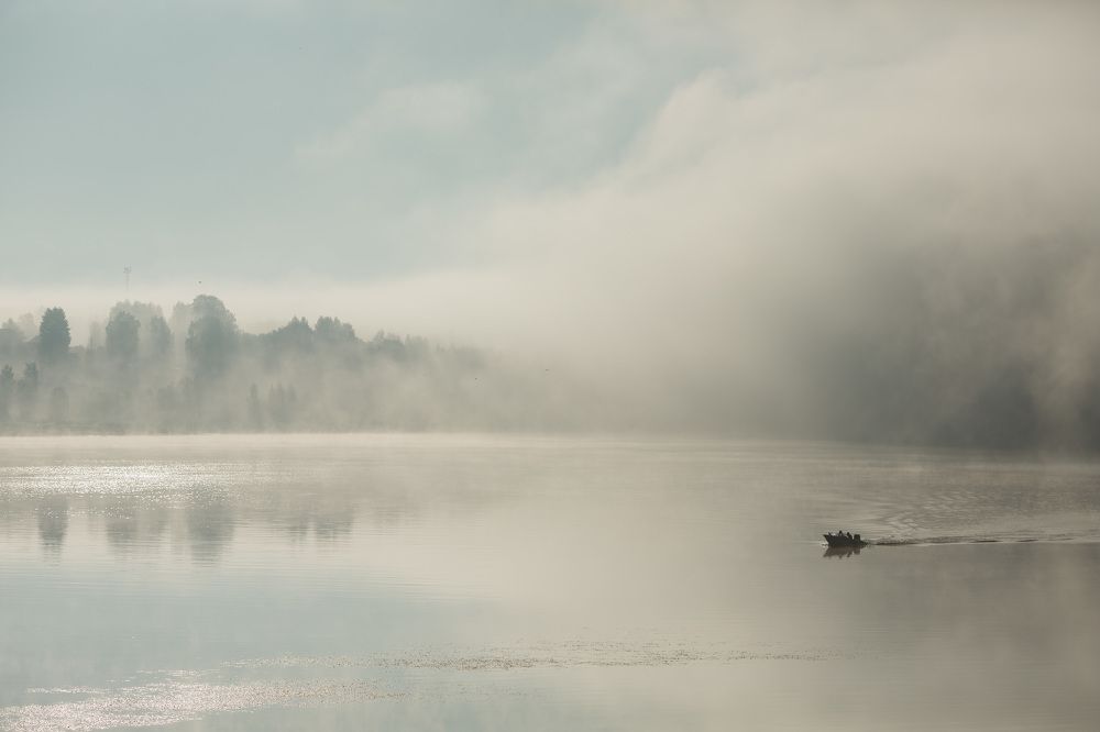 Уплывая от облаков